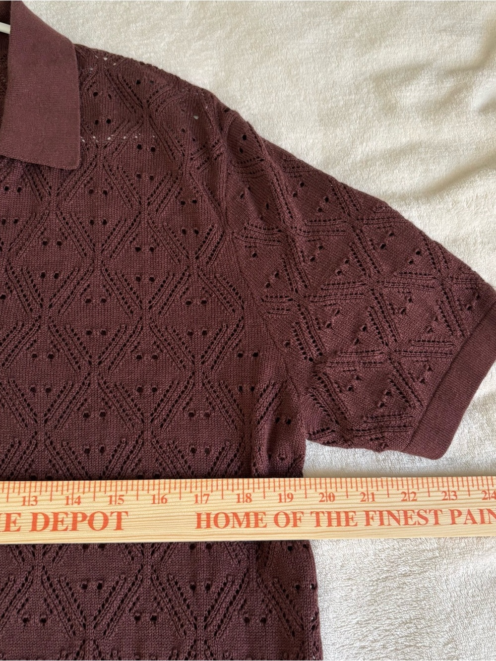 Abercrombie & Fitch Men's Short-Sleeve Open-Knit Polo in Deep Wine - Picture 7 of 7